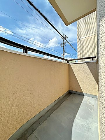 ＮＯＤＡ ＧＵＬＡＮＤＥのバルコニー