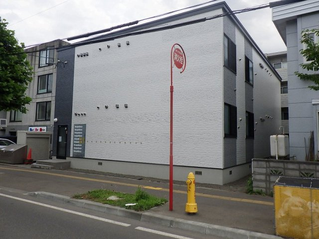 レオパレス美園アグリの外観