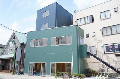 リブリ・クレヨンの外観