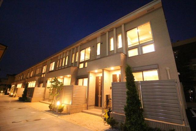 Ｏｌｉｖｅ　Ｔｅｒｒａｃｅ（オリーブテラス）の外観|外観写真（夜）