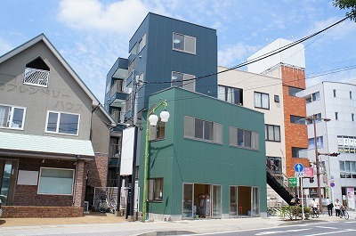 リブリ・クレヨンの外観