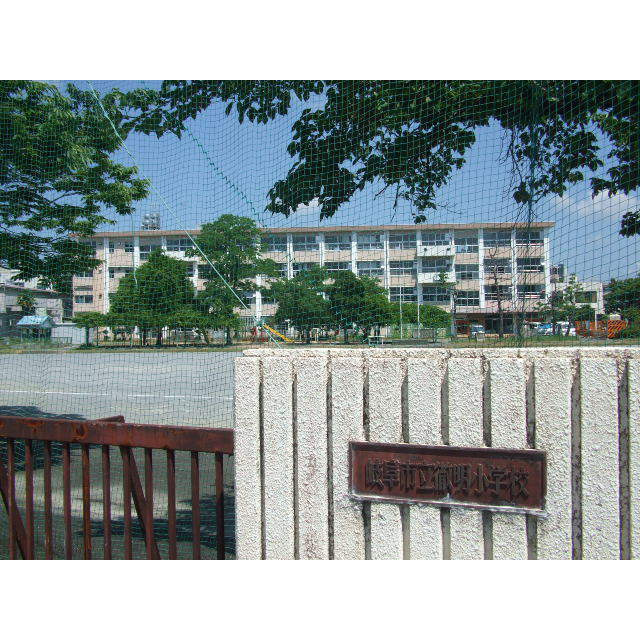岐阜市豊岡町の駐車場の周辺
