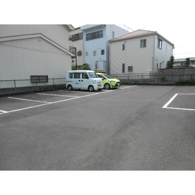 岐阜市早苗町５丁目の駐車場の外観