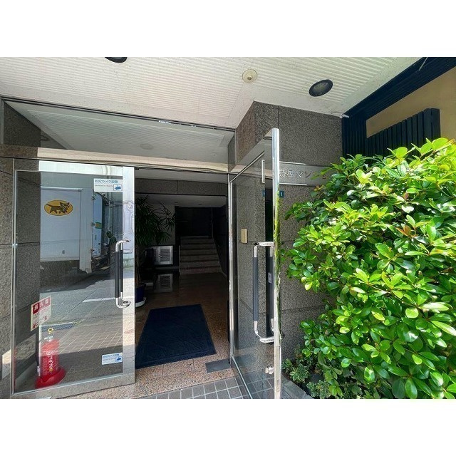 高島屋マンションのエントランス