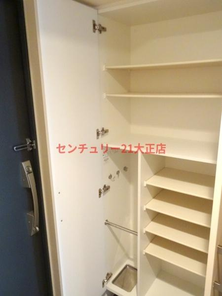 エステージ難波ＷＥＳＴの玄関|★シューズボックス★