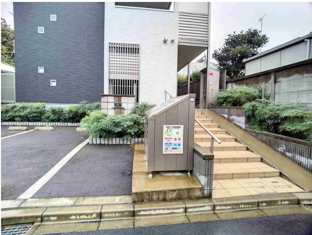 【エントランス】 | クレイノベル　ヴァーレ