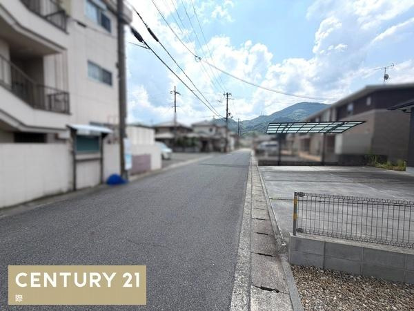 かつらぎ町妙寺　中古戸建の前面道路含む現地写真