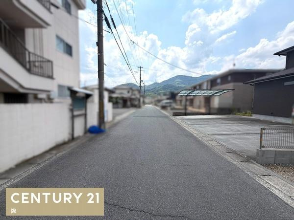 かつらぎ町妙寺　中古戸建の前面道路含む現地写真