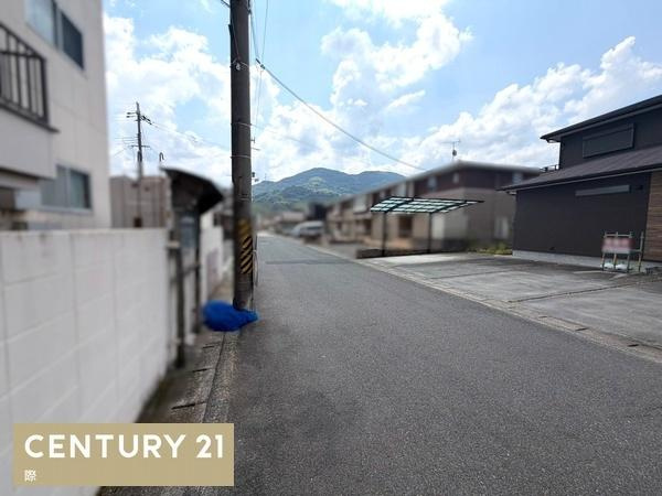 かつらぎ町妙寺　中古戸建の前面道路含む現地写真