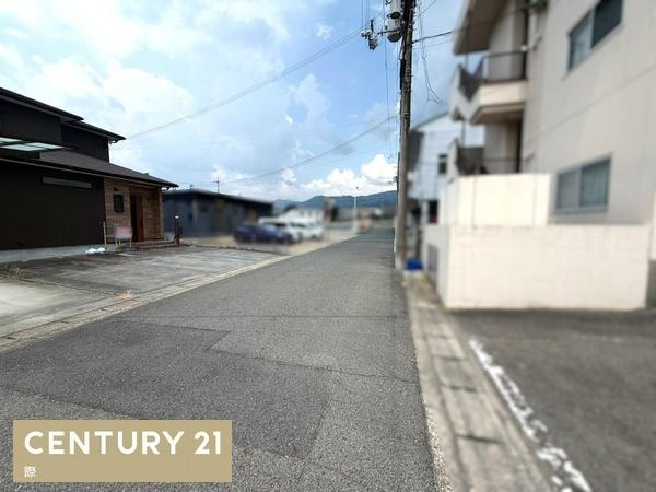 かつらぎ町妙寺　中古戸建の前面道路含む現地写真