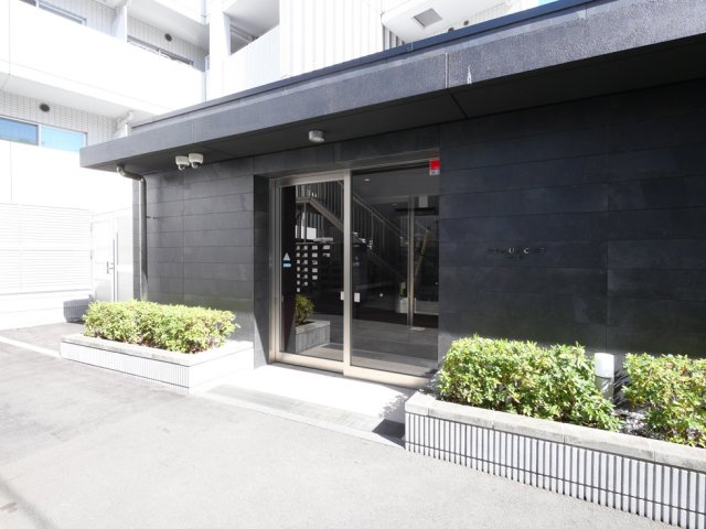 PREMIUM CUBE 中野の外観