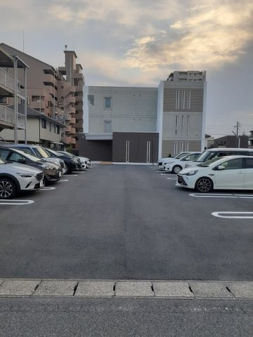 エスポワールＫの駐車場