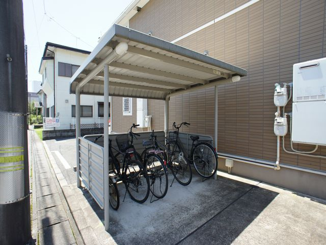 【その他共用部分】 | フルール・ド・スリジエ | 屋根付きの駐輪場があります♪