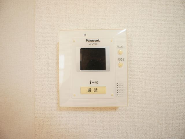 【セキュリティ】 | ブランシェントＢ | 訪問者の確認ができるTVドアホン付きです♪