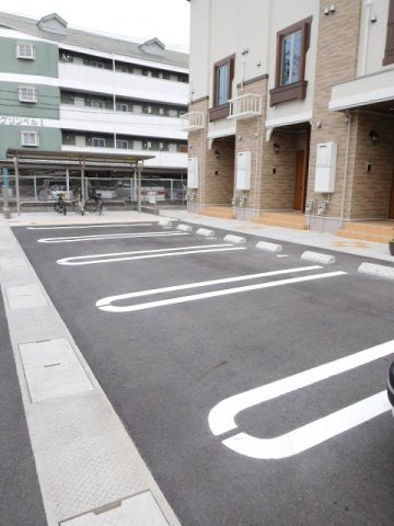 レ・クローチェの駐車場