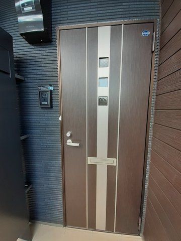 リヴァーサ御堀Ⅱの玄関