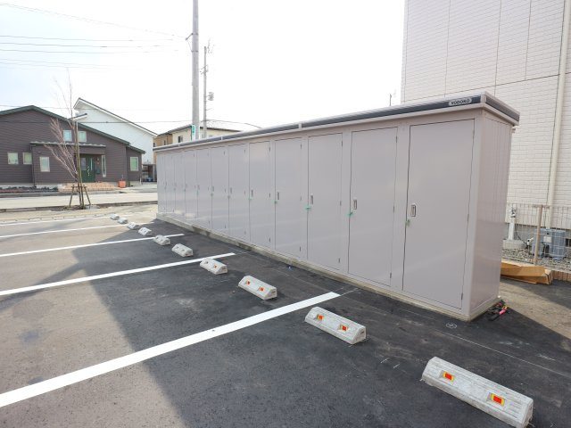 プチリリオ西が丘の駐車場