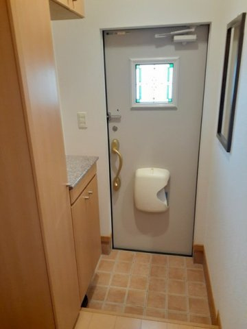 ボヌール弐番館の玄関