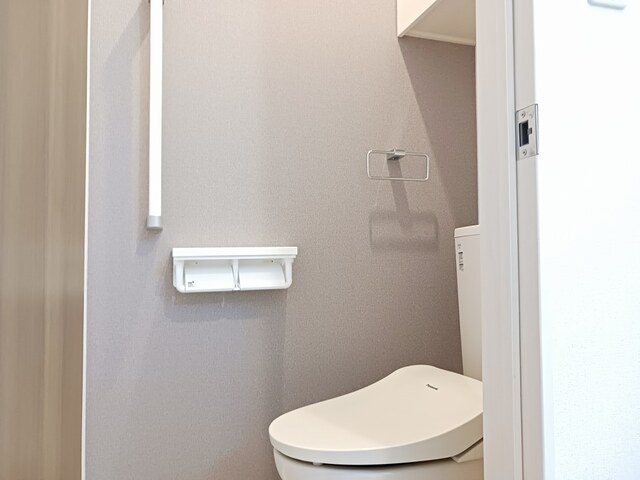 フォルトゥナガーデンＡのトイレ|落ち着いた色調のトイレです