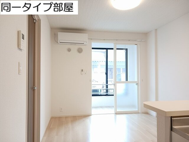 ハッピーフィールド　なのはな館の居間・リビング|こちらのリビングで趣味の時間をお楽しみください