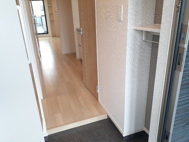 クラール岩塚の玄関