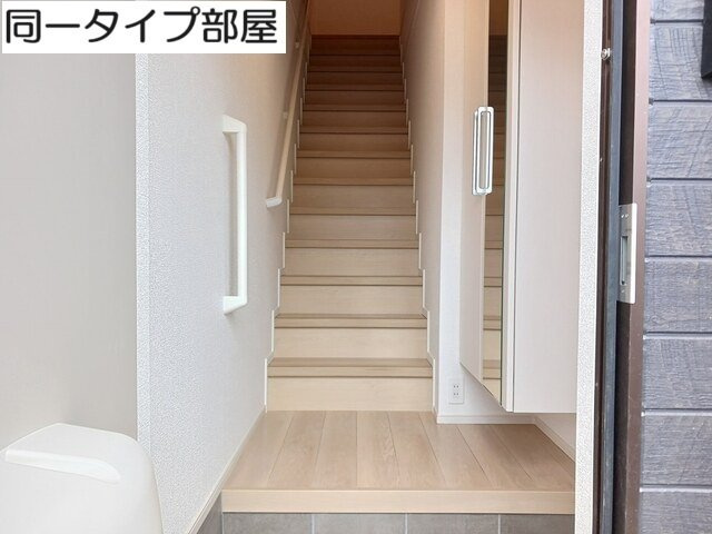 ハッピーフィールド　なのはな館の玄関|落ち着いた玄関です