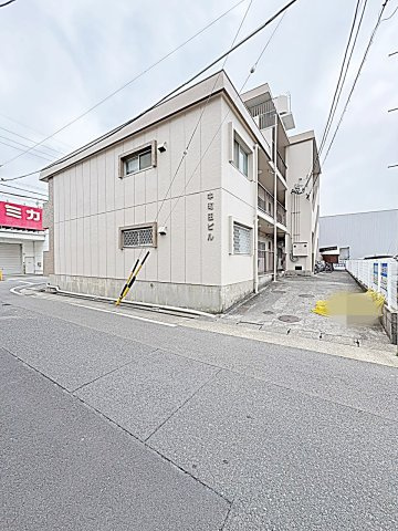 中町田ビルのエントランス