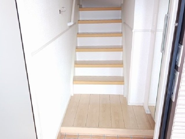 雅　（　ｍｉｙａｂｉ　）の玄関