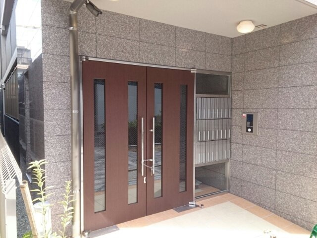 フローレンス天下茶屋のエントランス