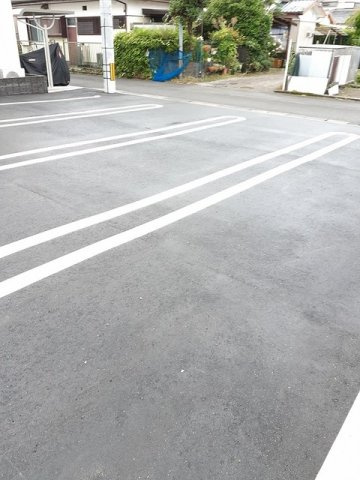 グリーン　パイン　ハイツⅠの駐車場