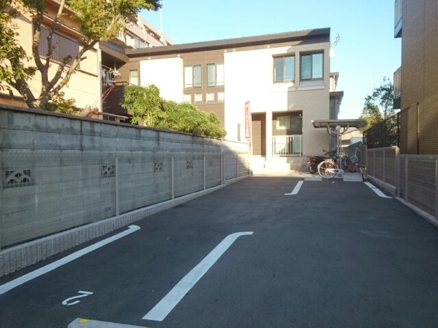 カレント・レジデンスⅡの駐車場