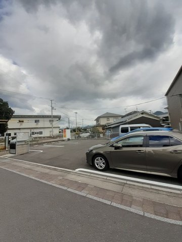 イリーデⅡの駐車場