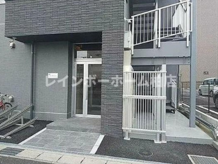 特典：仲介手数料が50％OFFです‼のエントランス
