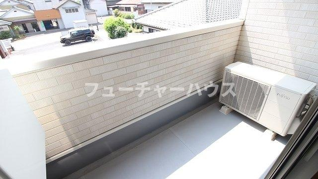 レジデンスヒルＮ　Ⅶのバルコニー|お洗濯にも便利なバルコニー付き