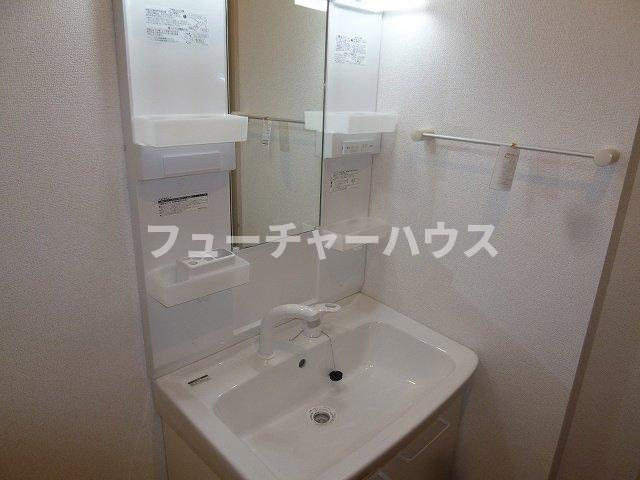 グランディール　アイの洗面所|脱衣スペースもあります