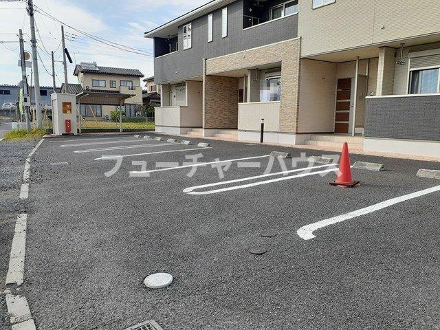 サニーグレイスの駐車場