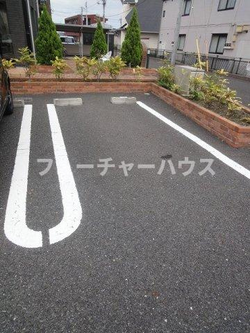 グランアビタシオンの駐車場