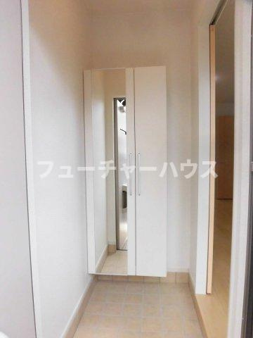 カリーノＦの玄関