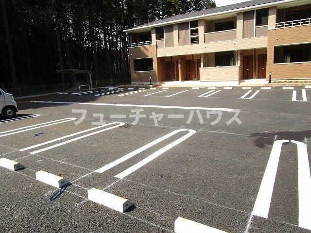 グローブヒルズの駐車場