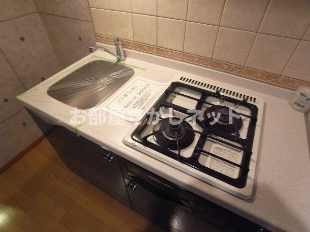 フェニックス三軒茶屋【おとり物件なし】#学生・社会人にオススメ！初期費用分割払いOK！のキッチン|システムキッチン（2口ガスコンロ）