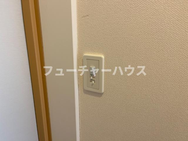 フローラ（ＦＬＯＲＡ）の設備|玄関人感センサー