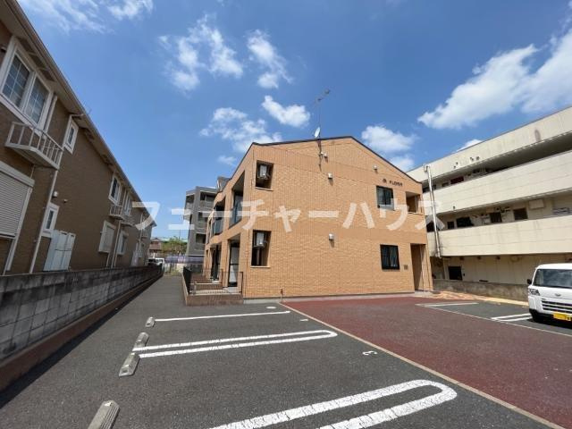 フローラ（ＦＬＯＲＡ）の駐車場