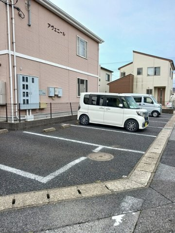 アヴェニールの駐車場