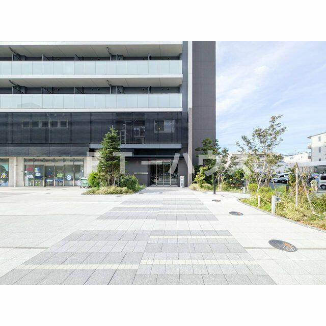 オーパスホームズ南行徳のエントランス