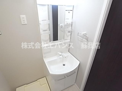 【独立洗面台】 | グランダ千葉 | 別部屋の写真になります。