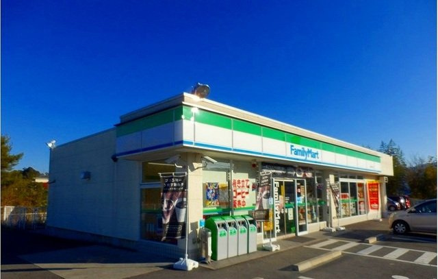 【周辺】 | トゥ－・ル・モンド | ファミリーマート　様まで702m