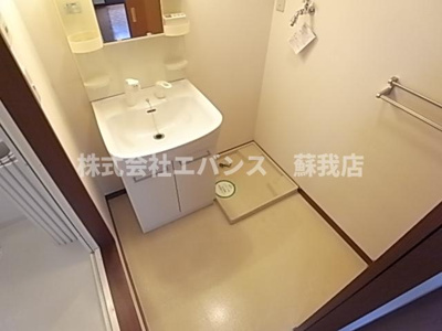【洗面所】 | フレージェ | 明るい洗面所です