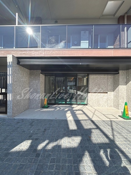 藤沢市藤沢１丁目の賃貸マンションのエントランス|清潔感のあるエントランスです♪