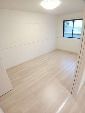 セリーンガーデン　Ⅳの内装|明るい室内です