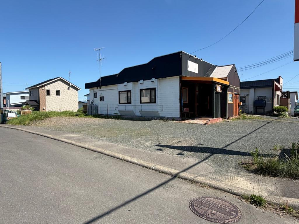 北見市美山町西５丁目４７番地４２　店舗の外観